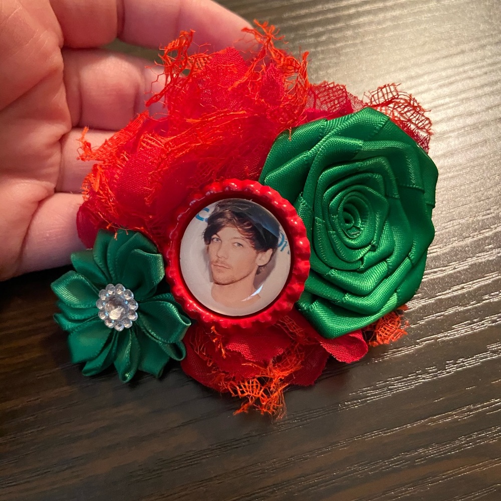 Louis hair flower